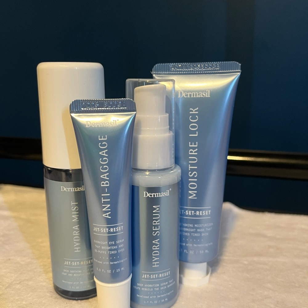 Hydra Serum & Moisture Lock Set in Light Blue